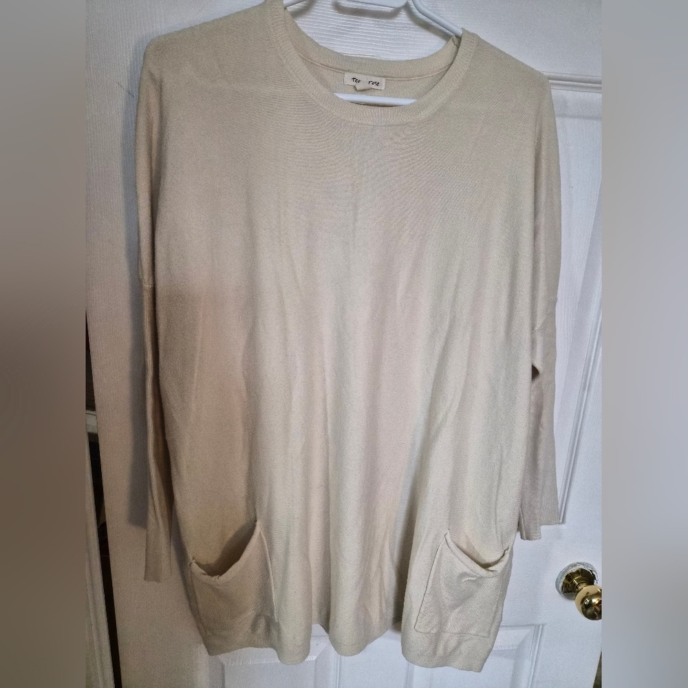 Tea & Rose Women's Cream Tunic Length Boxy Sweater